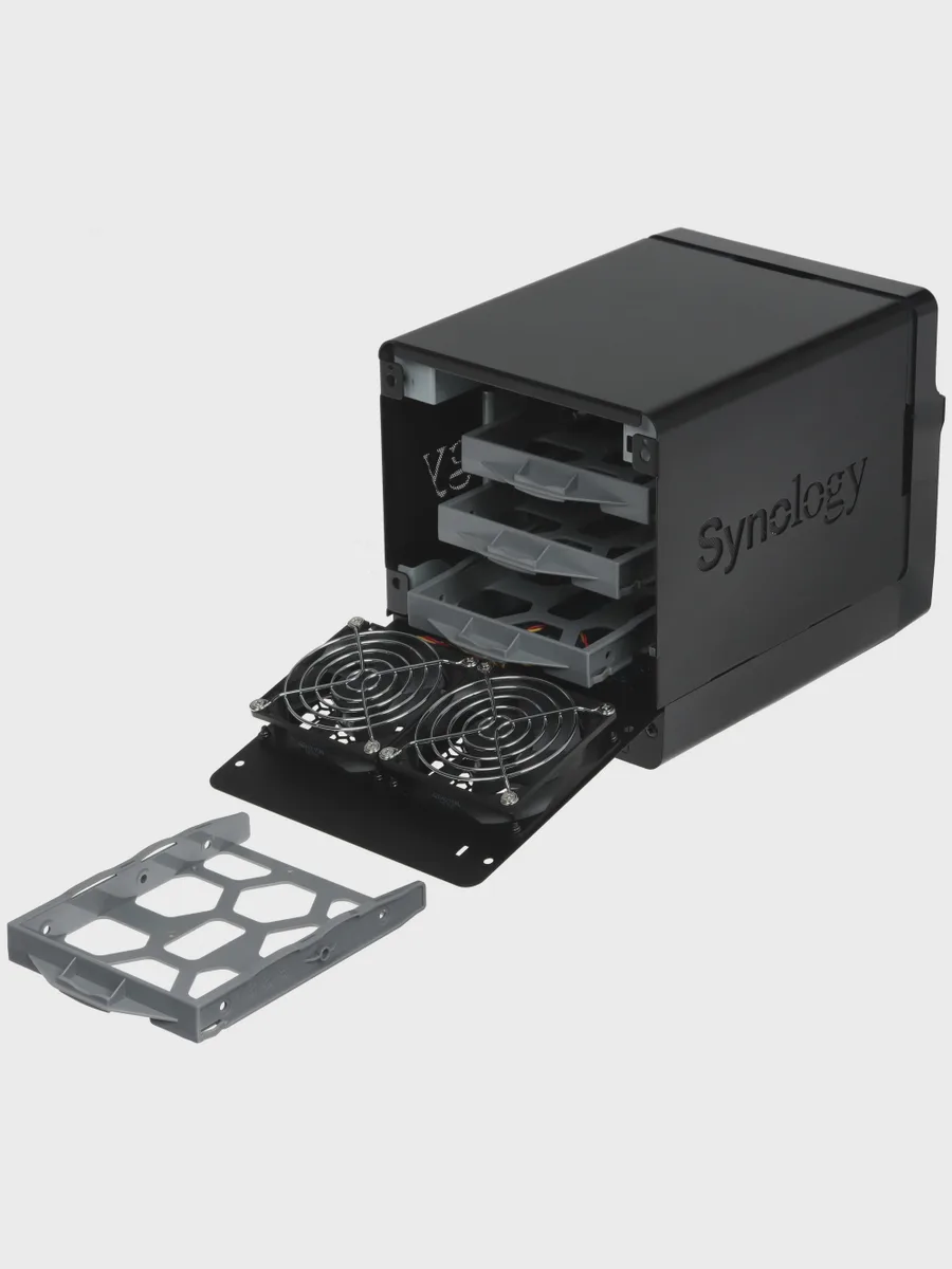 Сетевое хранилище Synology DiskStation DS423, 4 отсека — фото 3 из 8
