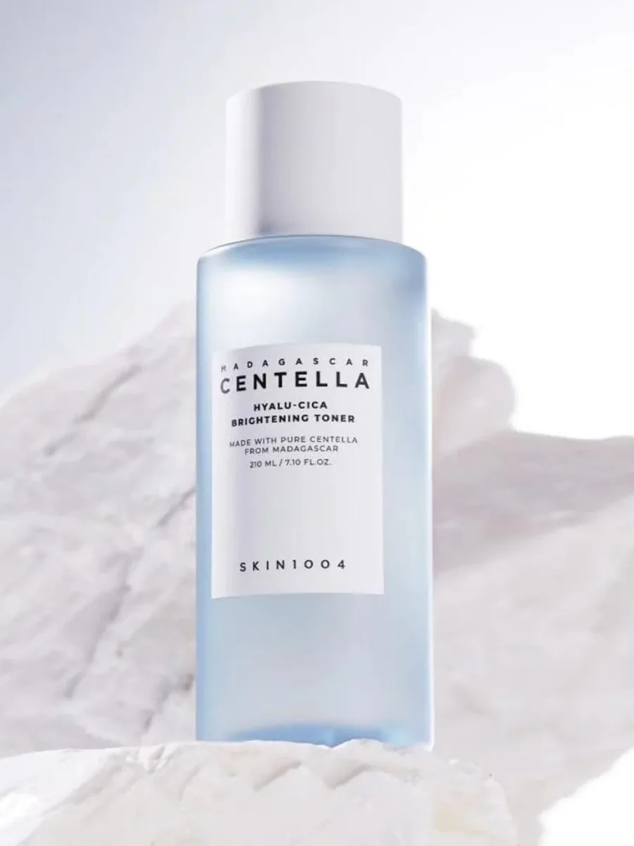 Тонер Skin1004 Madagascar Centella Hyalu-Cica Brightening Toner — фото 2 из 2