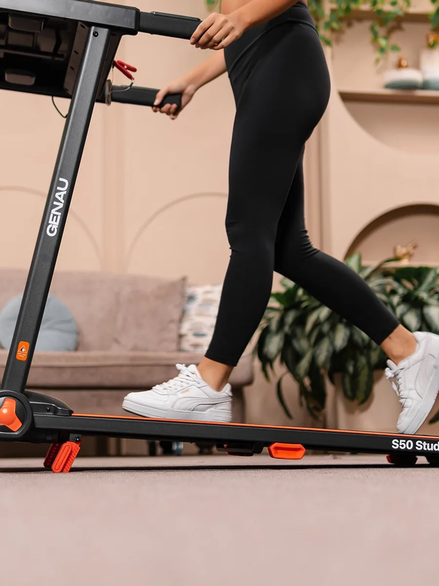 Электрическая беговая дорожка Genau S50 Studio — фото 7 из 9