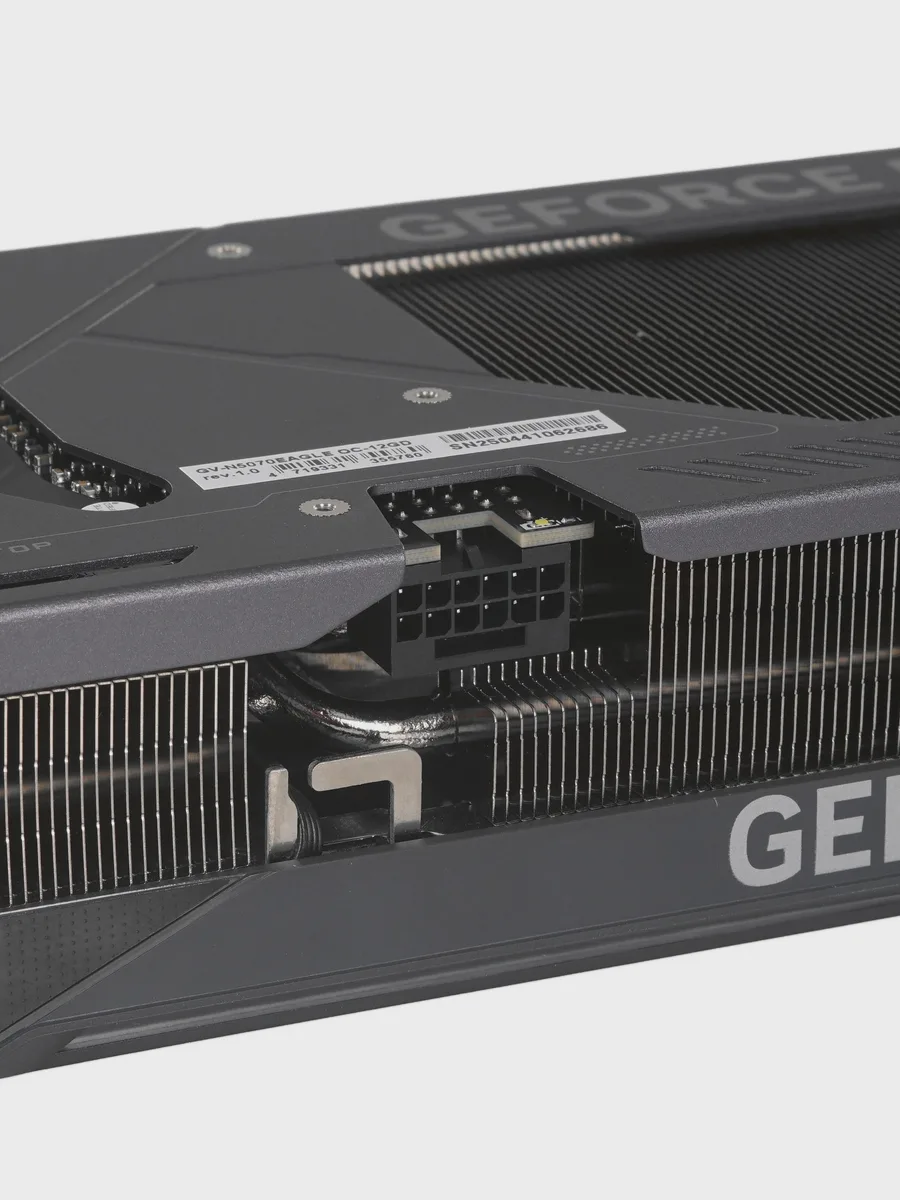 Видеокарта GIGABYTE GeForce RTX 5070 EAGLE OC SFF 12 ГБ GDDR7 2587 МГц — фото 8 из 11