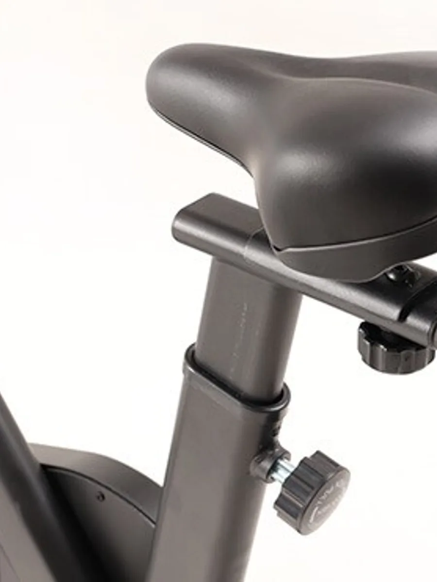 Велотренажер Genau Spin Bike Zest Pro C6 — фото 4 из 9